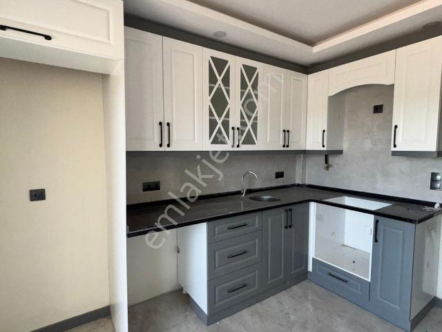 Sarıçam Belediyesi Civarı 2+1 Kapalı Mutfak Lüks Yapı