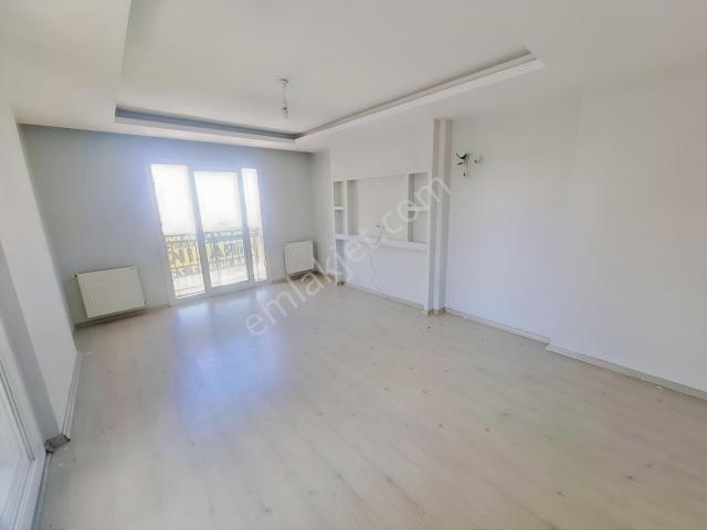 Sarıçam Belediyesi Hemen Karşısı Kombili Cam Balkonlu 3+1 Daire