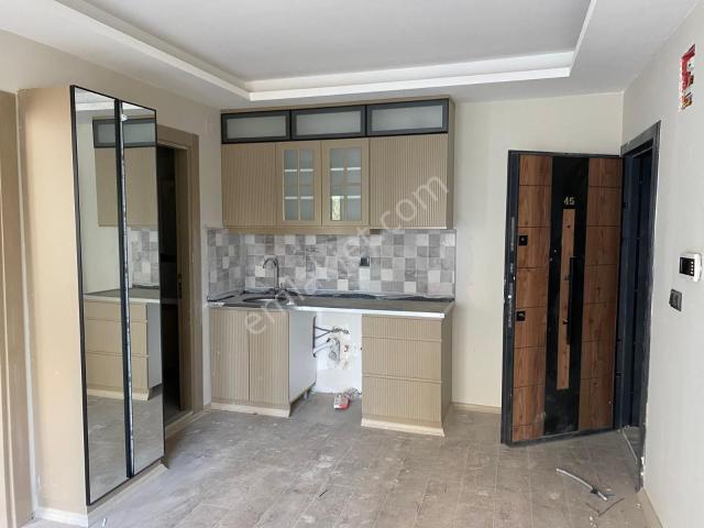 Sarıçam Gültepe'de 1+1 Köşe Daire