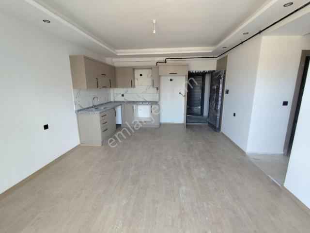 Sarıçam Emlak'tan Gültepe'de Havuzlu Sitede Sıfır 2+1 Daire!