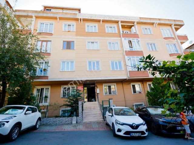 Sarıgazi Merkezde 6+1 İki Aileye Uygun 230 M2 Satılık Dubleks