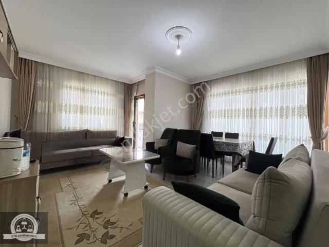 Sarıgazi Merkezde 3+1 Geniş Satılık Arakat Daire