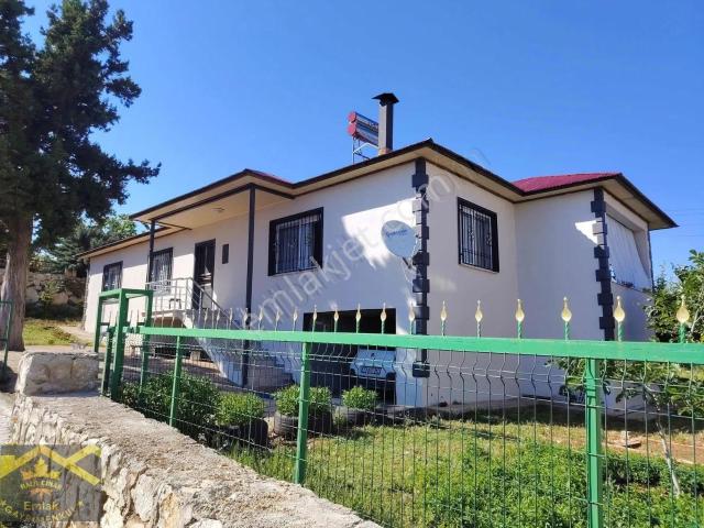 Sarıkayada 533 M2 Arsa İçerisinde 135 M2satılık Villa