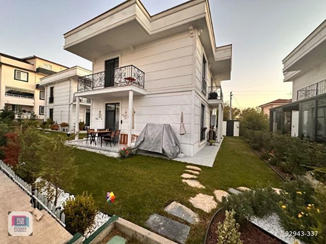 Sarımeşe Fatih Sultan Mehmet Caddesi'nde 4+1 Müstakil Villa