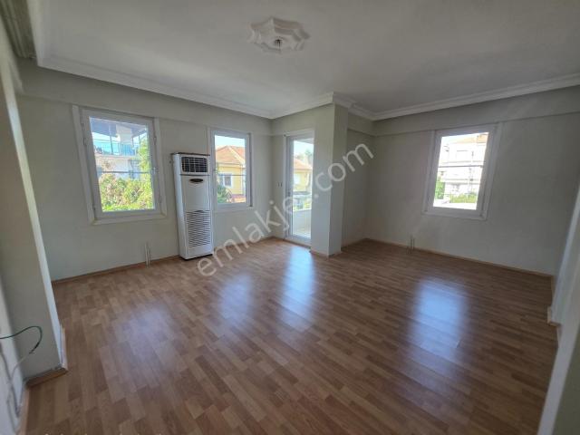 Plajlara 7 8 Dk Yürüme Mesafesinde Market Bölgesi Kiralık 2+1