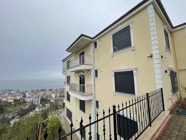 Sarıtaş'ta Satılık 4 Katlı Geniş Aile Villası