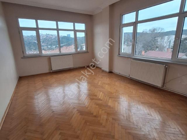 Sarıyer Özden Sitesinin Yanında Kiralık Daire
