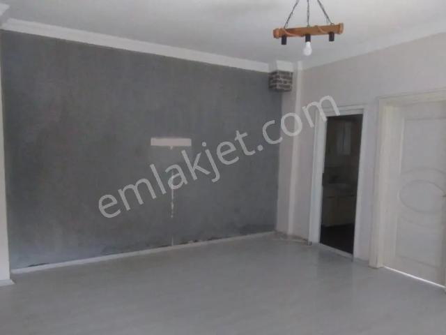 Sarıyer Büyükdere’de Müstakil Girişli Kiralık Daire
