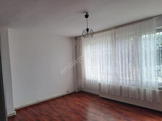Sarıyer Büyükdere Mahallesinde Aileye Uygun 2+1 Daire