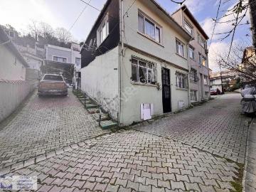 Sarıyer Büyükdere Sahile Çok Yakın Satılık 2 Katlı Müstakil Ev