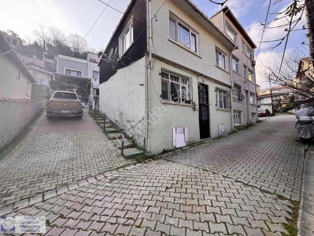 Sarıyer Büyükdere Sahile Çok Yakın Satılık 2 Katlı Müstakil Ev