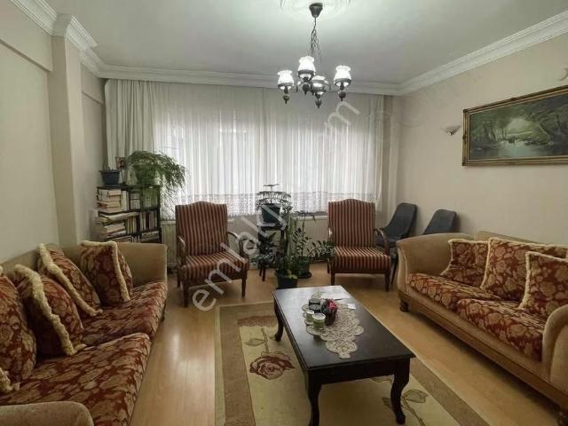 Sarıyer Büyükdere'de Caddeye Yakın Satılık Daire
