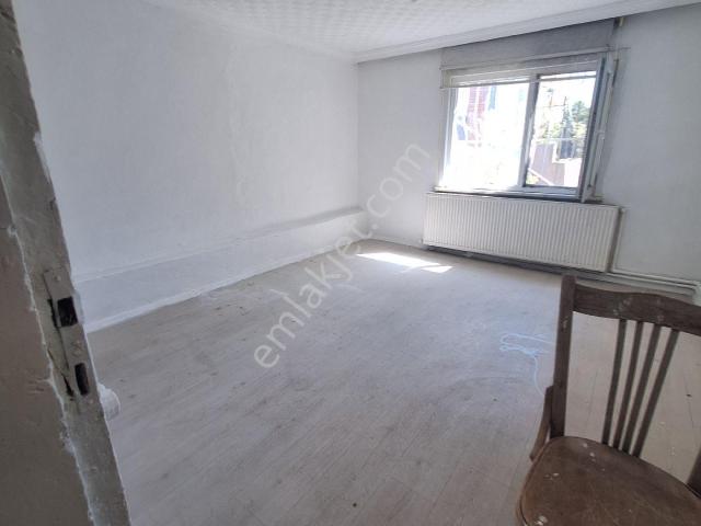 Sarıyer Büyükderede Kiralık Daire Yüksek Giriş