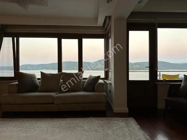 Sarıyer Sahilde Lebi Derya Manzaralı Satılık 2+1 Yol Yalı Dairesi