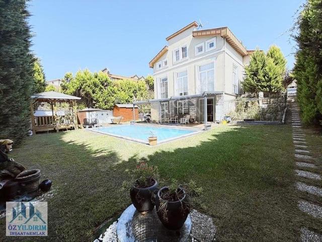 Sarıyer Uskumruköy'de Satılık Havuzlu Villa