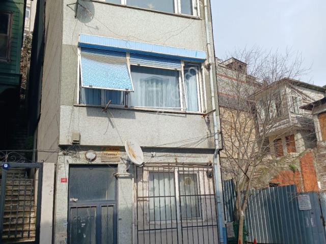 Sarıyer Yeni Mahalle'de Kaçırılmaz Fırsatt! Yol Yalısı