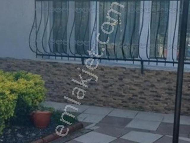 Sarıyer Yeniköy'de Satılık Müstakil Ev 3+1, 250m² Arsa, Boğaza