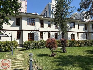 Saraçoğlu'nun Kalbinde, Bahçeli, Özel Tasarım 5+1 Dubleks Villa