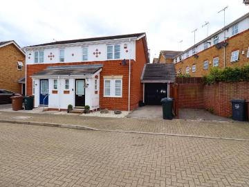 Sara Crescent, Greenhithe DA9, 3 bed semi detached house to rent, £2,000 pcm | PrimeLocation