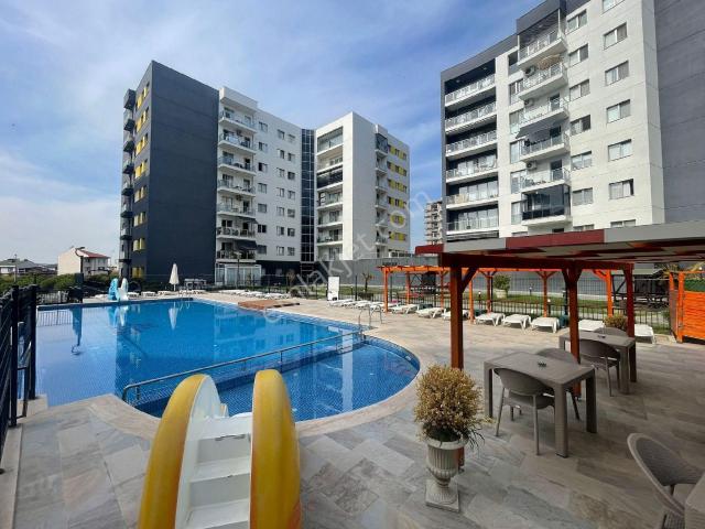 Re/max Lavanda Dan Silivri Saral 107 De 3+1 130 M2 Havuzlu