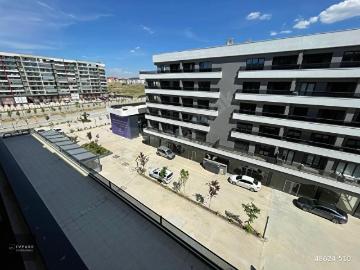SARARYCIK'DA BULVAR ÜSTÜ PROJEDE 4.KAT 1+1 DAİRE