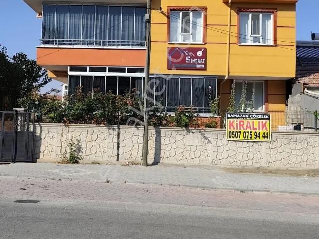 Saray Caddesinde 100m² 2,5+1 Bodrum Kat Daire Pencereli