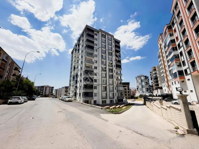 Saray Emlak'tan Kiralık Hastane Civarı Ara Kat 3+1 Geniş Daireee