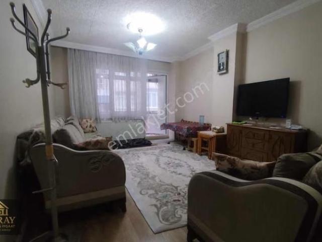 Saray Emlaktan Merkezde Satılık 2 1 Ara Kat Daire