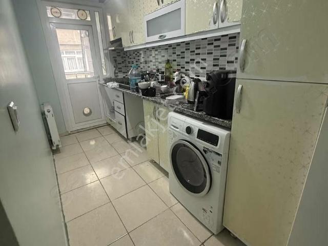 Saray Emlaktan Metroya Yakın Satılık Yeni Yapı Ara Kat Daire