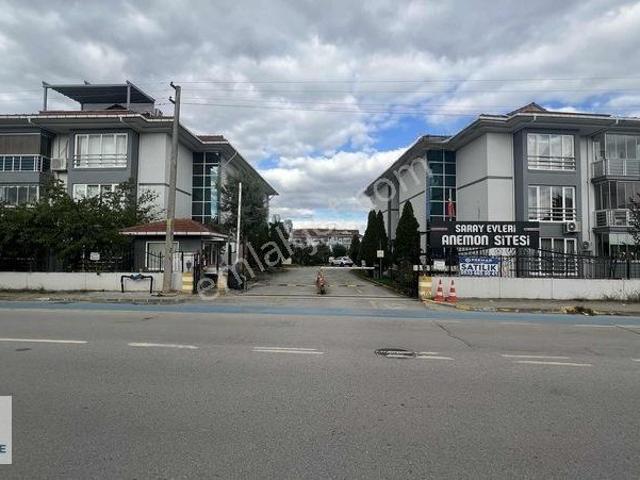 Saray Evleri Anemon Sitesinde 3+1 Geniş Bahçe Katı Daire