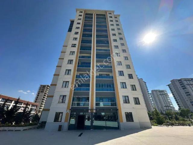 Saray Fatih Mah site İçerisinde, 4.kat,210 M²,4+1,satılık Daire