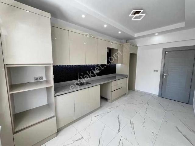 Saray Mah Satılık 3+1 Ayrı Mutfak 150m2 Daire
