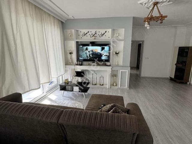 Saray Mahallesinde Denize Çok Yakın Daire