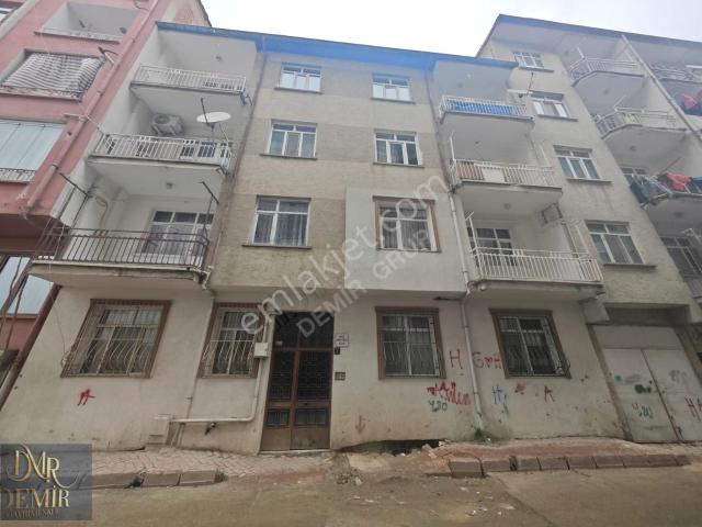 Sarayatik'te Satılık 2+1 Daire, 100m², Merkezi Konum