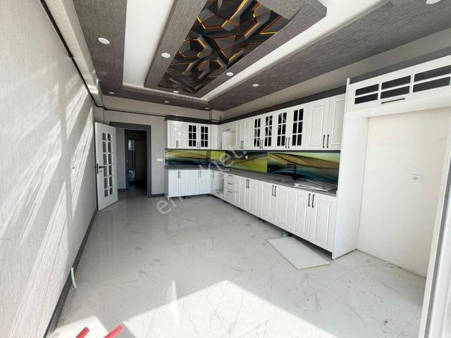 Saraycık Mahallesinde 4+1 Sıfır Daire