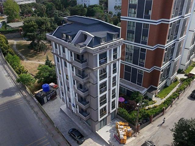 SARAY'DAN YENİ MAHALLEDE CADDE ÜZERİ KATTA TEK DAİRE OTURUMA HAZIR HEMEN TESLİM 2+1 SALON