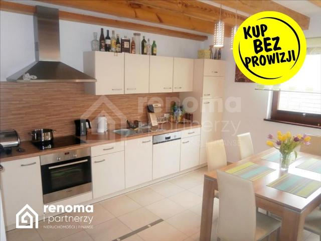 Urokliwy dom 100 m2 z kawalerką, blisko plaży