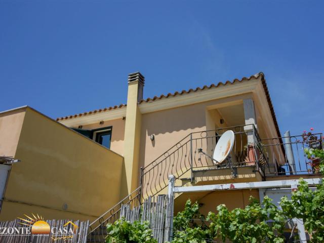 Sardegna – Porto San Paolo – Trilocale al primo piano con co. 60m² Porto San Paolo