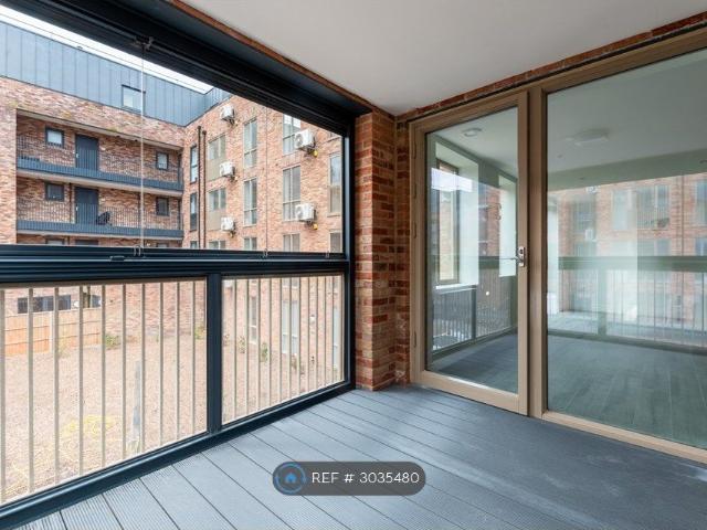 Sargeant Court, Hounslow TW4, 1 bed flat to rent, £1,500 pcm | PrimeLocation