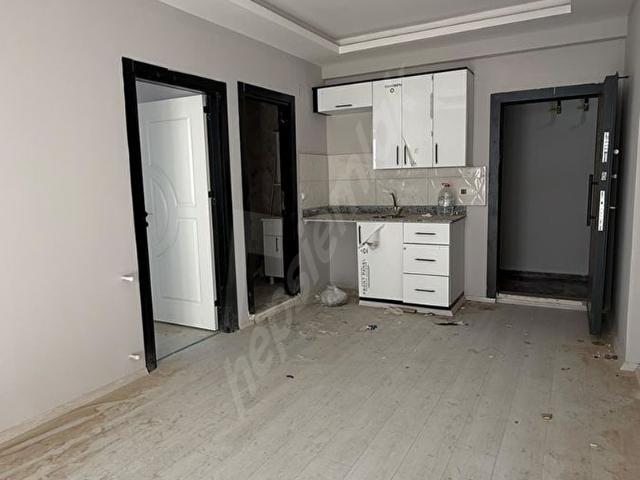 SARIÇAM OSMANGAZİ MAH KISMİ EŞYALI 1+1 SATILIK DAİRE