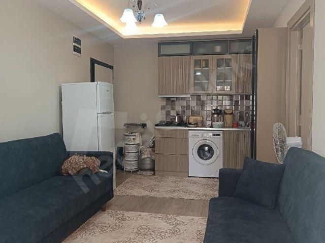 SARIÇAM GÜLTEPEDE BULVAR ÜZERİ YENİ BİNA GENİŞ BALKONLU 1+1 DAİRE