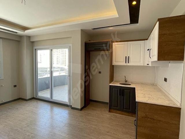 SARIÇAM GÜLTEPEDE İSKANLI HASARSIZ CADDE ÜZERİNDE 2+1 LÜKS DAİRE