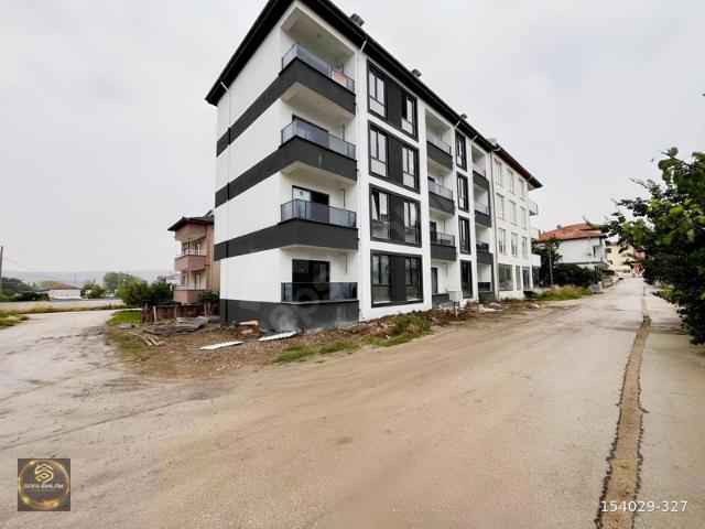 SARI EMLAK'TAN SATILIK 1+1 ÜNİVERSİTEYE YÜRÜME MESAFESİNDE