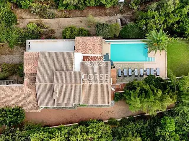 Sari Solenzara 20145 Achat / Vente maison 9 pièces t9 piscine terrasse