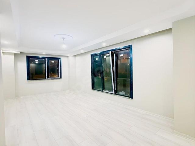 SARIGAZİDE TAM CAMLI ÖN CEPHE 3+1 METROYA YÜRÜME MESAFESİNDE