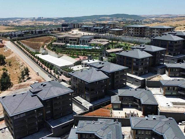 SARIKÇIOĞLUNDAN ORMANADA'DA HER KATTA TEK DAİRE SATILIK 380M26+1