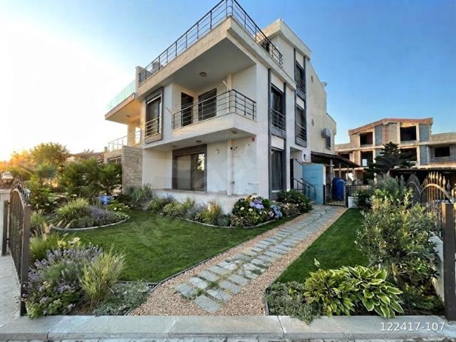 SARIMSAKLI PLAJI'NA SIFIR FULL DENİZ MANZARALI 4+1 Villa