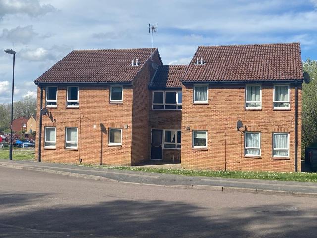 Sark Close, Crawley RH11, Studio to rent, £1,000 pcm | PrimeLocation