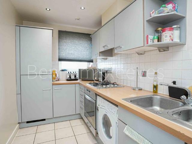 Sark Tower, Erebus Drive, London, SE28 0GG, United Kingdom | 2 bed apartment for rent #139545548 | Rentberry