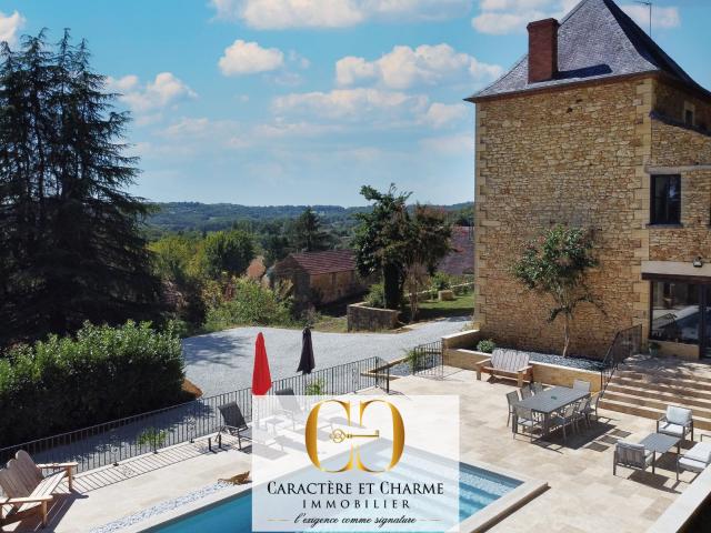 Sarlat: Périgourdine restaurée de 525 m2 2 gites Grange. 525m² Sarlat la Canéda